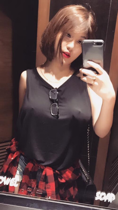 中前场控球点重叠是否导致节奏冲突问题,控球前锋打法