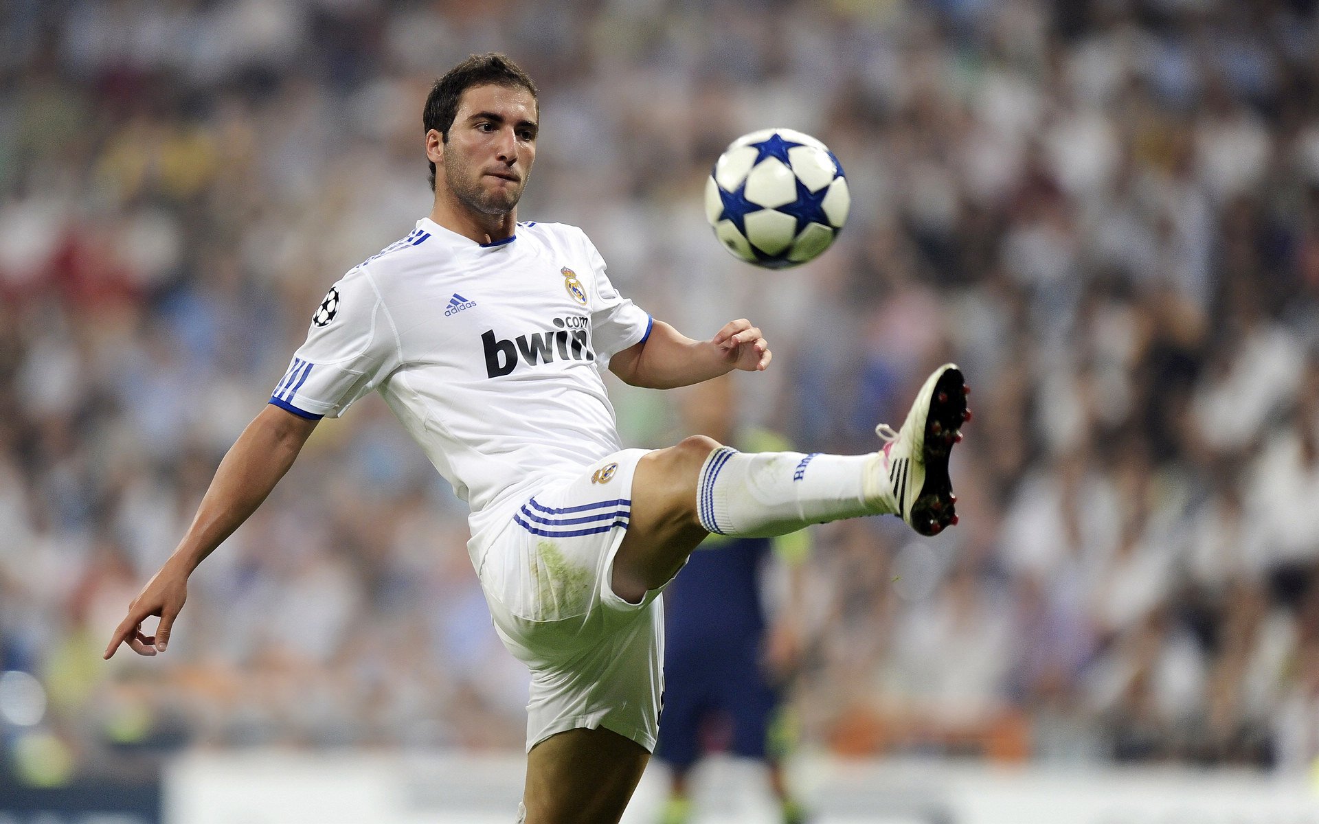 国王新星成长迅速获得稳定出场时间，国王的新枪有什么效果