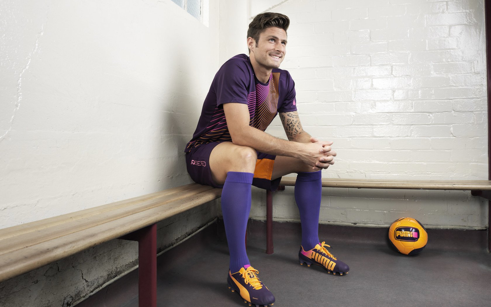 mk体育登录-丹·卡特：改变世界橄榄球踢球方式的全黑队传奇人物，丹麦橄榄球